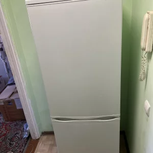 Холодильник Б/У продам