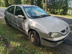 Рено меган 2000г. 1.6 бензин  2100 бел.руб