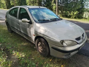 Рено меган 2000г. 1.6 бензин 2100 бел.руб