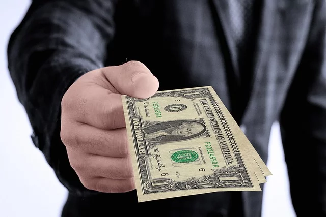 Доллар уже дешевле 3,15 рубля