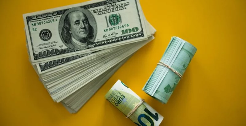 Курсы валют на 10 февраля 2023: курс доллара – 2.7632, курс евро – 2.9753, российский рубль – 3.8012