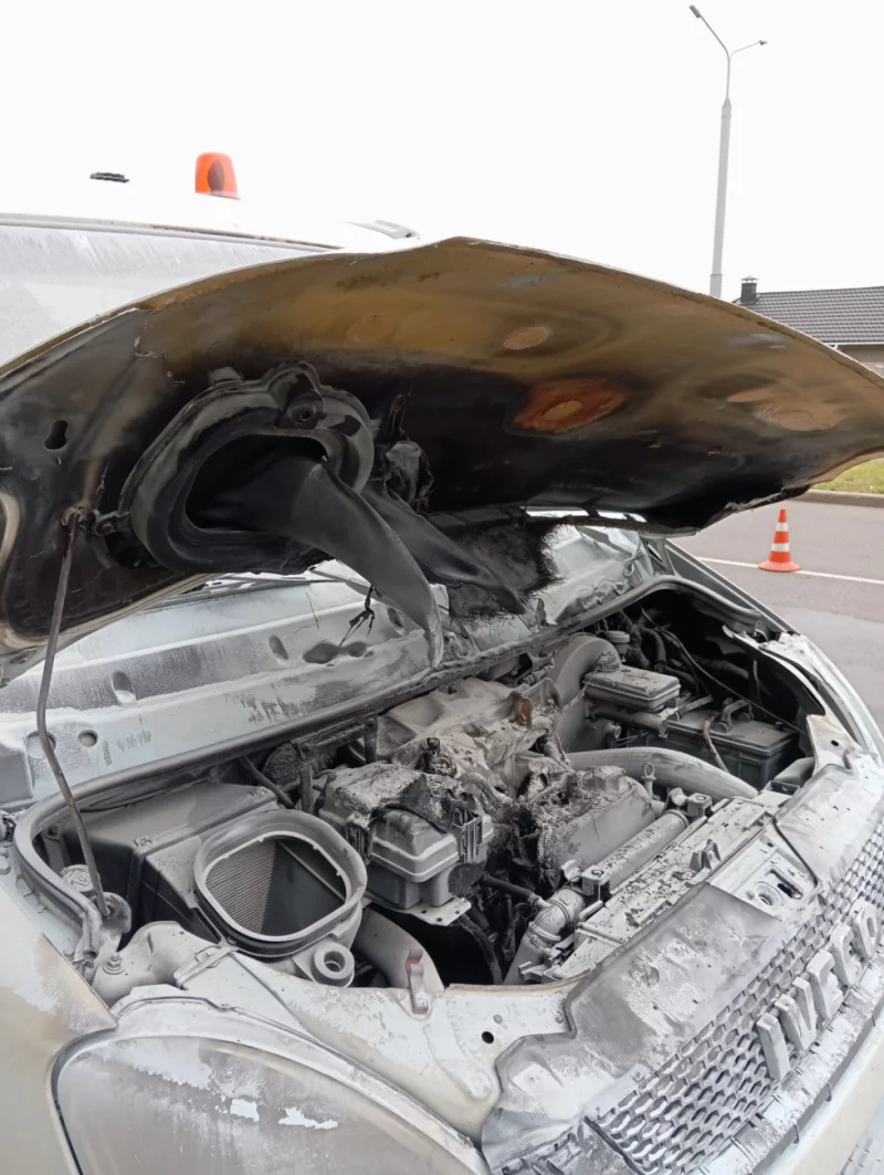 На улице Крылова тушили автомобиль