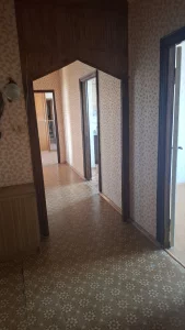 Одну комнату в трехкомнатной квартире