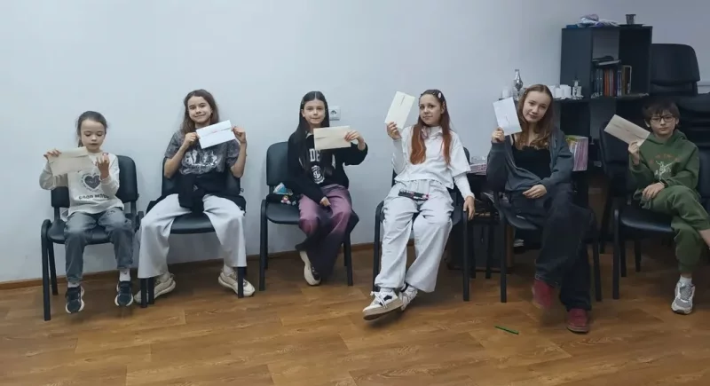 Юные участники бобруйской еврейской общины на тренинге «Улучшаем пространство вокруг себя» в рамках программы AJT Junior