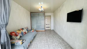 Двухкомнатная квартира по ул. Семёнова, д. 30