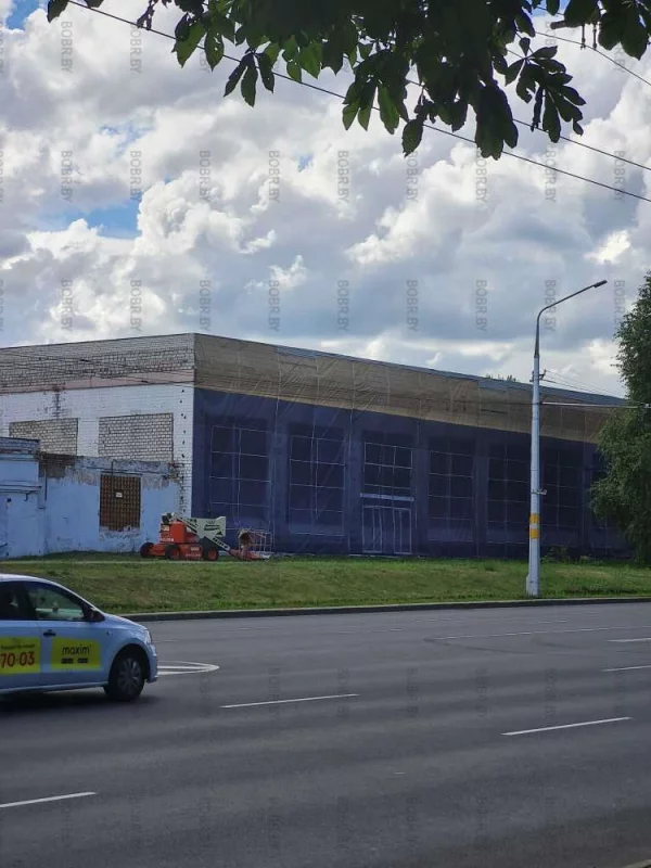 Когда нам говорят что мы живём в богатой стране, но денег на ремонт фасадов в центре города нету.