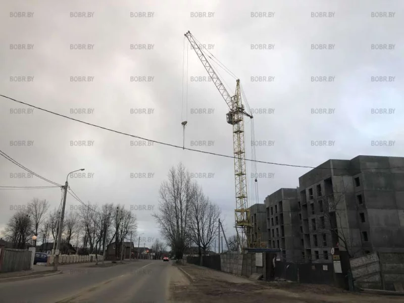 Так оставили или ветром повернуло?