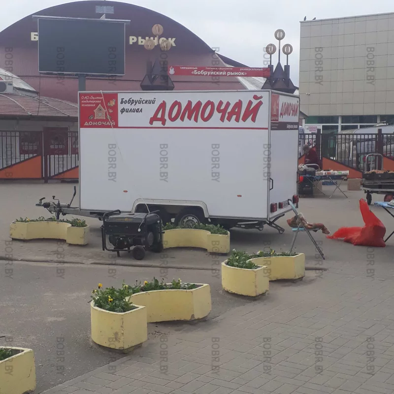 Опять домочай врубил бензогенератор в центре города...