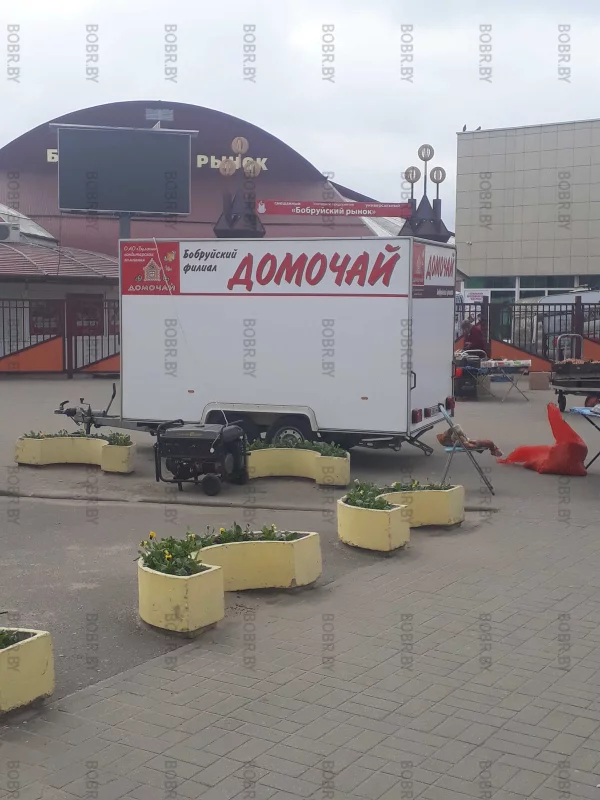 Опять домочай врубил бензогенератор в центре города...