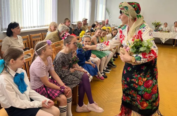 В Бобруйске прошел «Цветочный хоровод»: праздник единства и возрождения традиций