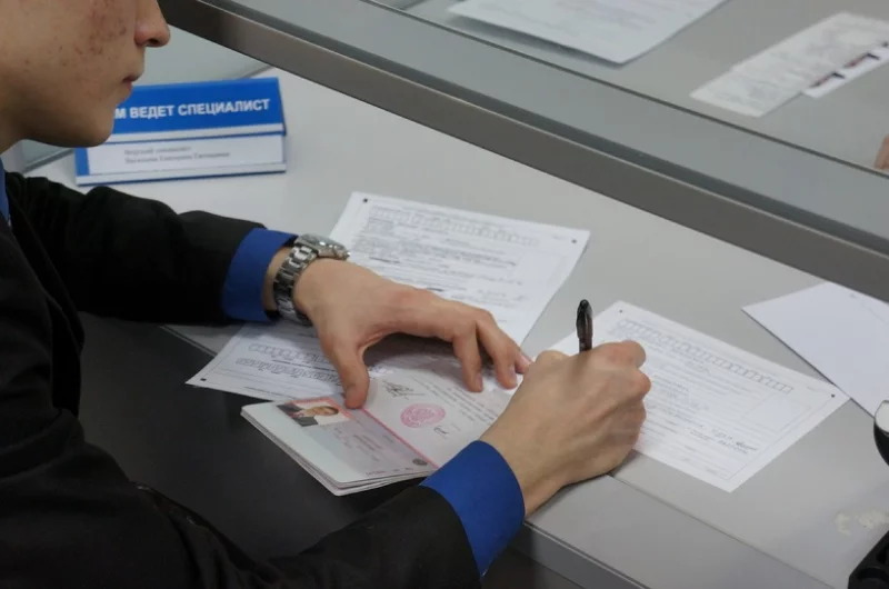 Иностранные граждане должны проживать в стране легально