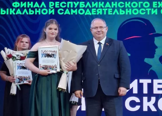 Студентка индустриально-строительного колледжа Ксения Иванова представила Бобруйск на конкурсе «Женщина земли белорусской: искусство маляра и кулинара»