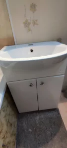 Тумба с раковиной и шкафчик