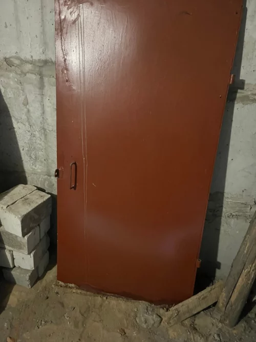 Металлическую дверь