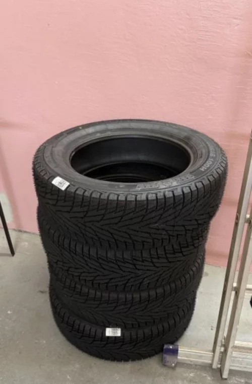 Зимние шины 225/60R18. Новые 4шт