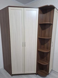Шкаф угловой