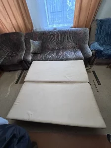 Отдам Диван и два кресла