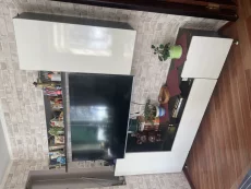 Мини-стенка типа горки с подвесным шкафчиком