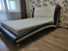 Двуспальная кровать