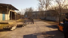 Утепленный склад отлично подойдет под СТО (высота потолка 4 метра)