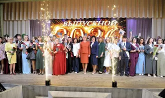 В Бобруйском районе 59 выпускникам вручили аттестаты, из них: 3 медалиста и 1 стобалльник