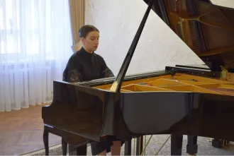 Концерт в родных стенах сыграла ученица бобруйской музыкальной школы им. В.В. Оловникова, а теперь солистка филармонии