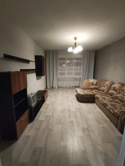 1-комнатную квартиру на 6 м/р