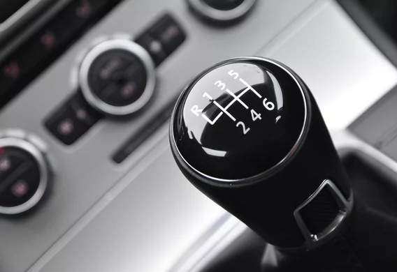 Где вам стоит выбирать б/у коробку передач для Renault?