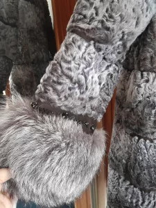 Шуба натуральная (коза, писец) 48 размер. ПОЧТИ НОВАЯ!