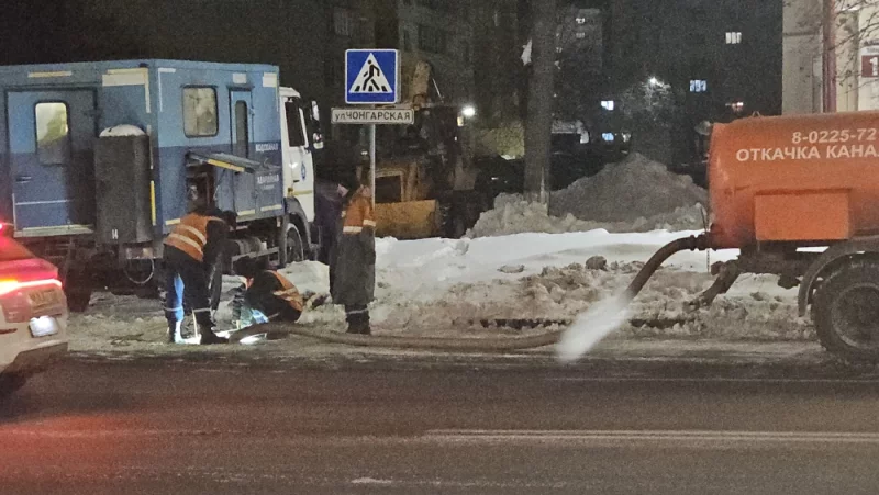 Что-то откачивают на Минской