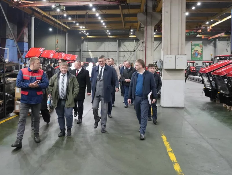 Минчане приехали на БЗТДиА обсудить поставки техники