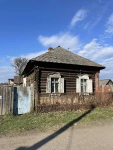 Участок с ветхим домом по ул. Новокрайняя