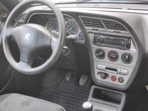 Автомобиль Peugeot 306