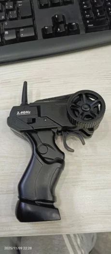 Дрифт машинка, полный привод, на радиоуправлении