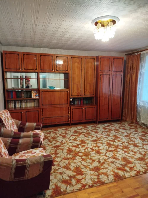 2х комнатная квартира в центре на длительный срок