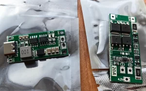 2s 18650 плата защиты 20а и плата заряда 2а type-c