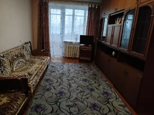 2х комнатную квартиру в районе белой церкви,