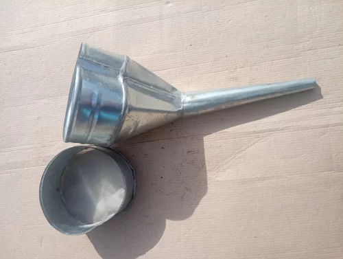 лейка с сеткой для заправки авто