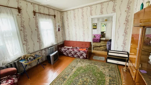 Просторный дом с газ. отоплением и мансардой по ул. Дунаевского