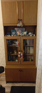 Книжный шкаф
