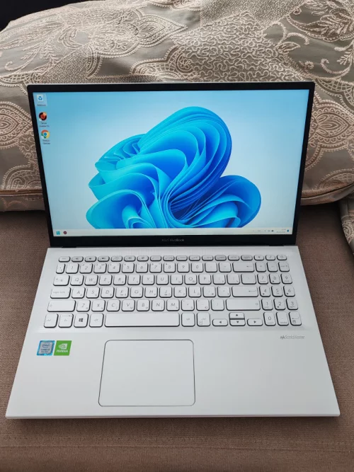 Стильный ноутбук ASUS X512F
