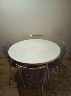 Кухонный стол