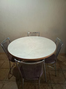 Кухонный стол