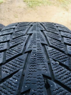 Покрышки зимние легковые 215/55/17 Hankook