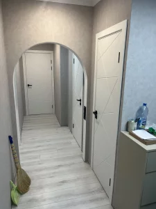 Установка, монтаж межкомнатных и входных дверей