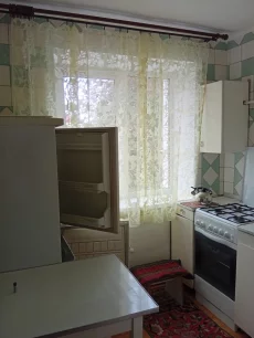 3-х комнатную квартиру на длительный срок