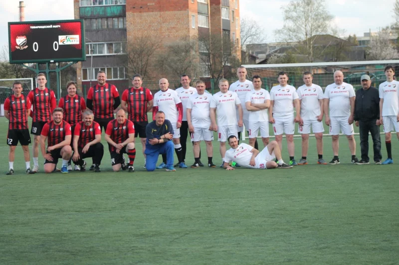 Работники бобруйского «Спецавтопредприятия» сыграли товарищеский матч с представителями тренерского штаба ФК «Белшина»