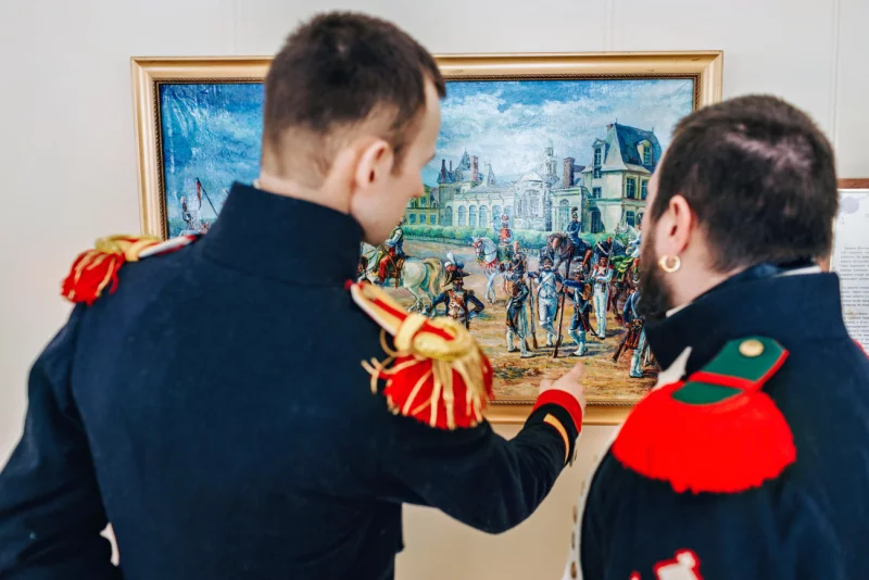 В Жиличском дворце открылась выставка семейного проекта «Le Gard»: история оживает в миниатюрах, картинах и моделях кораблей