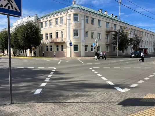 В Бобруйске запустили первый в городе диагональный пешеходный переход