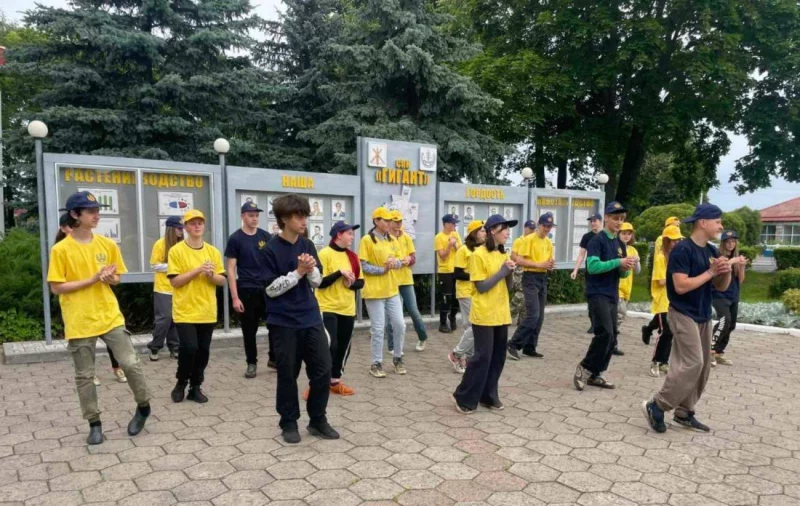 День молодежи и студенчества начался с зарядки!